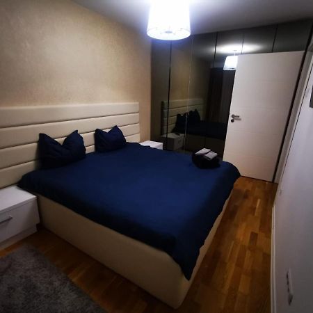 טימישוארה Luxury Apartment. 10 Minutes Taxi Ride To Center מראה חיצוני תמונה